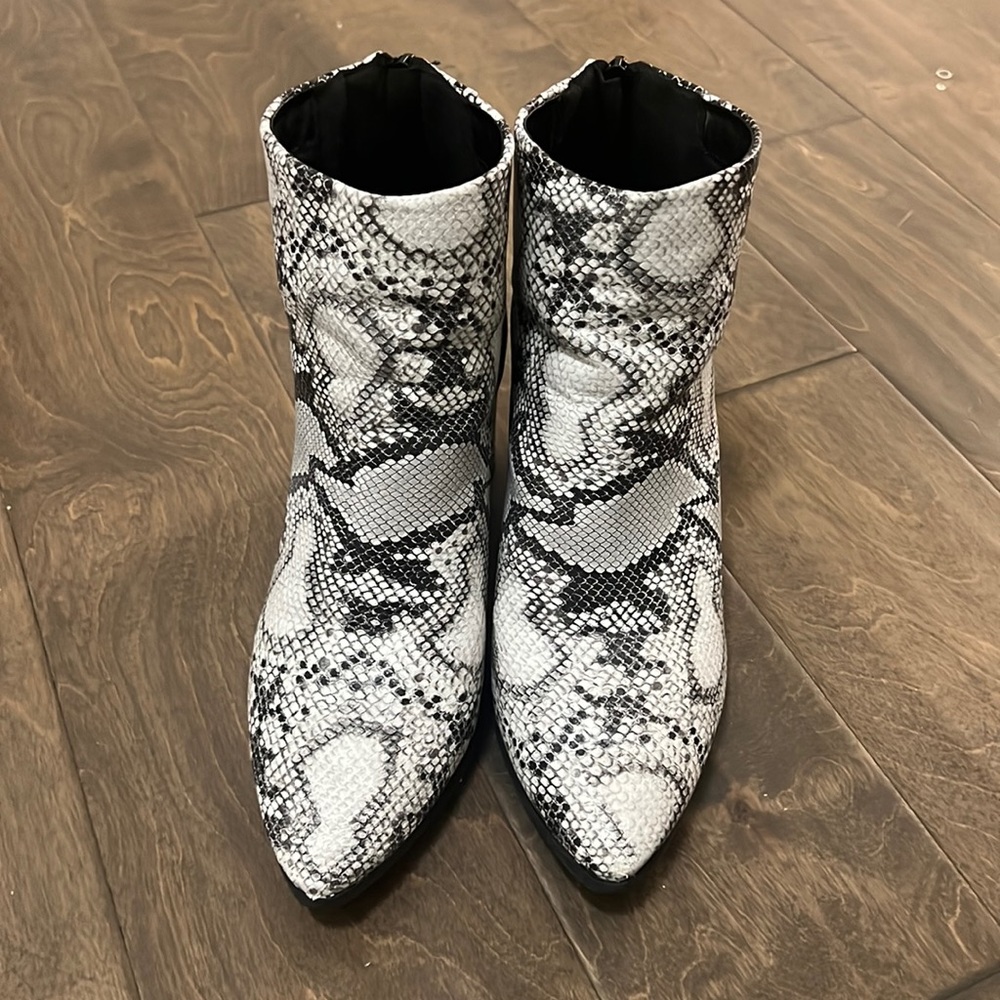 Cute Faux Snake Skin Leather Booties